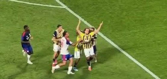 Lyon elendi Fransızlar çılgına döndü Guendouzi'ye saldırdılar - Resim: 0