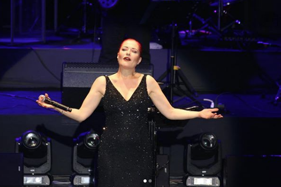 Candan Erçetin sahnede öyle bir şey yaptı ki yuhalanıp terk edildi! - Resim: 1