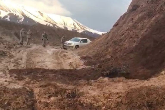 Bingöl'de mahsur kalan seçim görevlileri kurtarıldı - Resim: 0