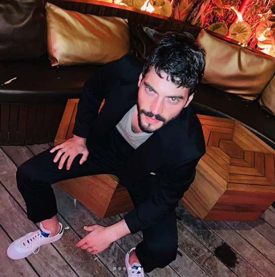 Akın Akınözü'den samimi itiraf! Hercai dizisinde Ebru Şahin'le beraber rol alıyor - Resim: 3