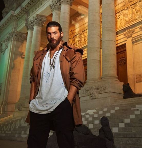Can Yaman ve Özge Gürel sosyal medyayı salladı! Bay Yanlış'tan ilk kareler geldi - Resim: 3