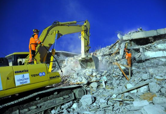 Depremzedeler sabaha böyle uyandı - Resim: 3