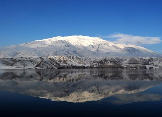 Göl üzerinde top ounuyorlar - Resim: 4