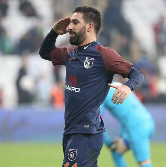 Arda Turan için tuvalette kuyruğa girdiler! - Resim: 3