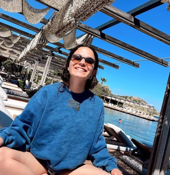 Aslı Bekiroğlu eğleneyim derken, büyük faciadan döndü! Cam sebil yüzüne patladı - Resim: 3