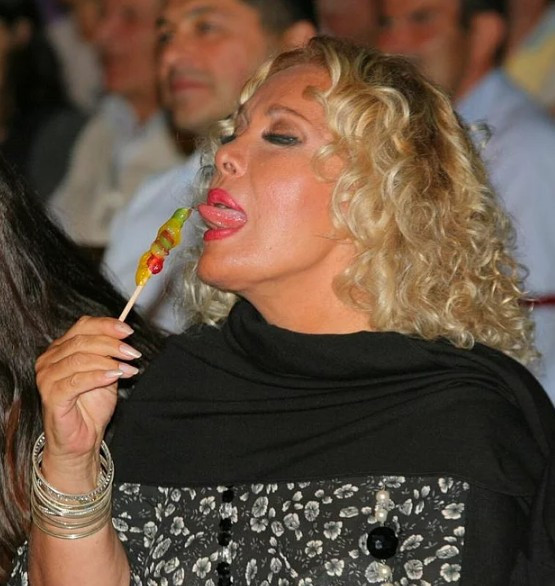 Serdar ortaç neye bakıyor öyle? Bu kadarı da fazla - Resim: 1