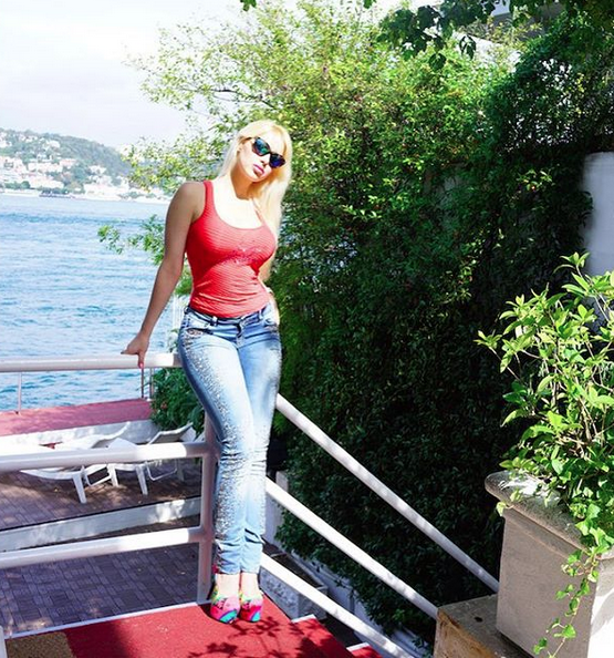 Adnan Hoca kediciği Gülşah Güçyetmez'in pozları - Resim: 1