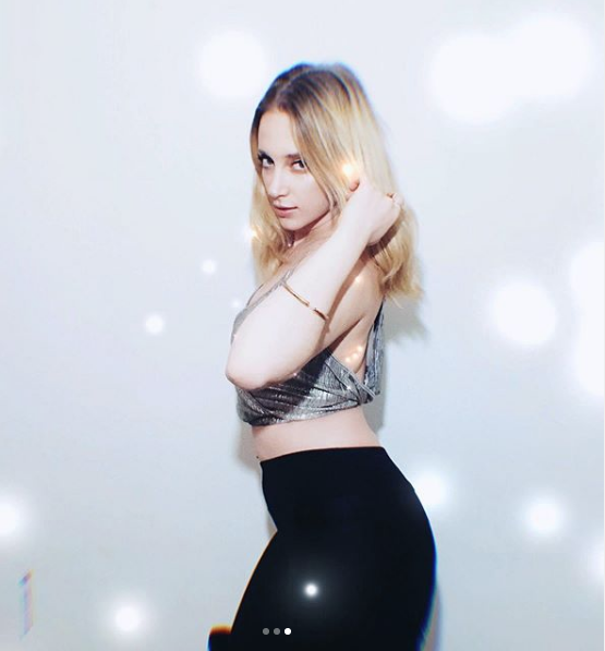 Mucize Doktor hayranlarını çıldırttı! Hayal Köseoğlu'nun göğüs dekolteli pozları olay - Resim: 4