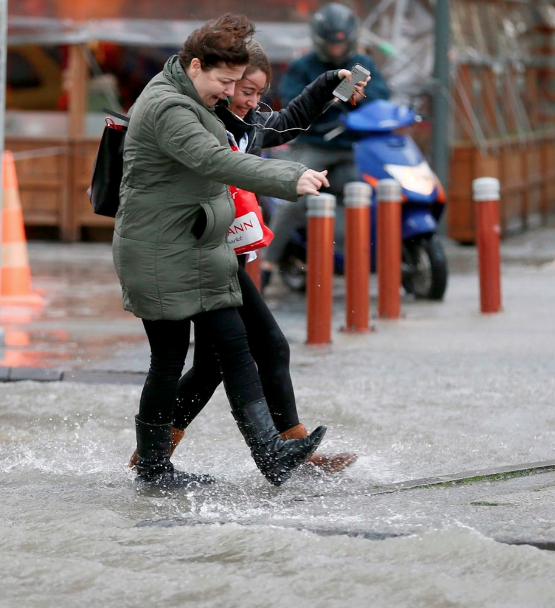 Bir kent felaketi yaşıyor! Hayat felç oldu ayakta duramadılar - Resim: 4