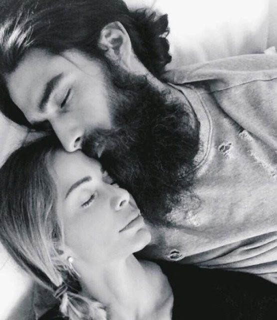 O pozlarla sosyal medyayı salladılar!  - Resim: 3