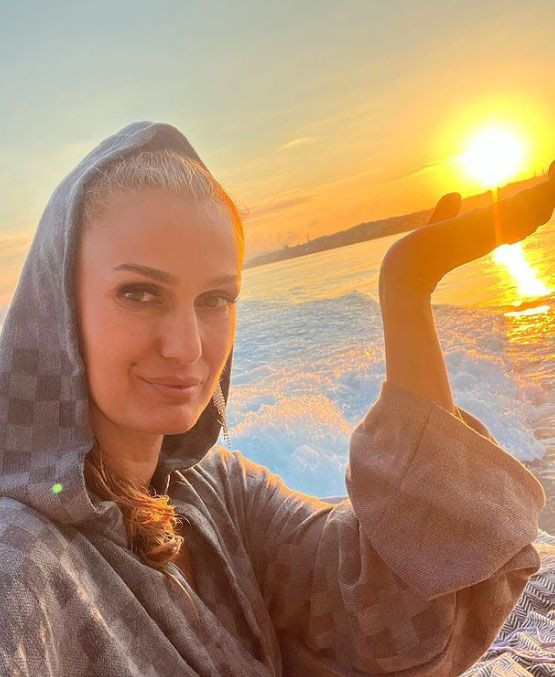 Ünlü yazar boğulmaya başladı, Tuğba Özay gözünü bile kırpmadan denize atladı! - Resim: 1