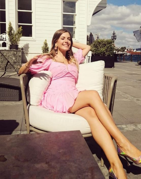 Eda Ece'nin düğün davetiyesi ortaya çıktı! 'Soyadı' ayrıntısı herkesi şaşkına çevirdi: Nasıl yani - Resim: 2