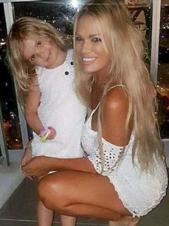 Dünyanın en çekici büyükannesi Gina Stewart, çıplak pozu yüzünden isyan etti - Resim: 3