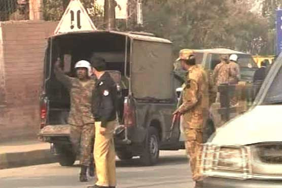 Pakistan'da okula Taliban saldırısı Yüzlerce öğreci ölü ve yaralı! - Resim: 1