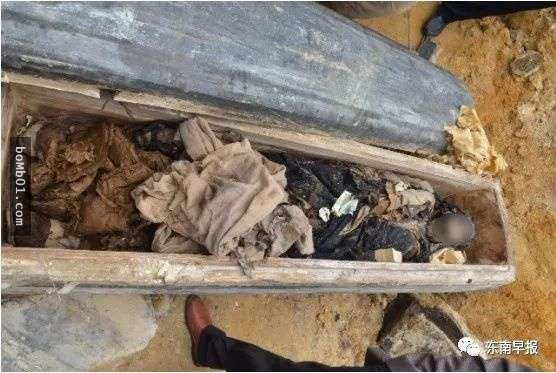 Yol çalışmasından tabut çıktı! - Resim: 4