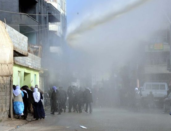 BDP'lilere gaz bombalı müdahale - Resim: 2