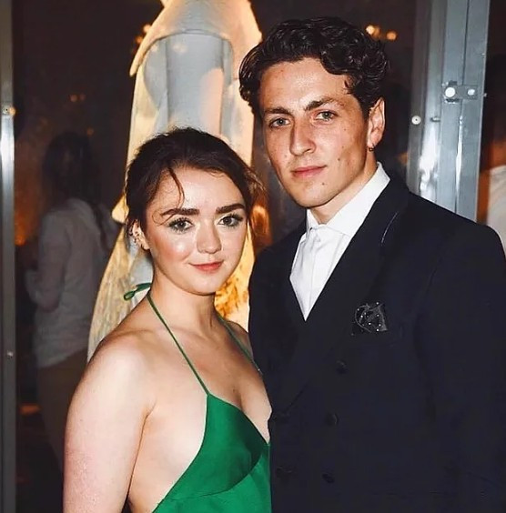 O tanıdık yüzler kimlerle beraber? Çok şaşıracaksınız - Resim: 3