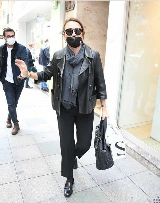 Demet Akbağ'ın gergin anları muhabirlerden koşar adım uzaklaştı - Resim: 3