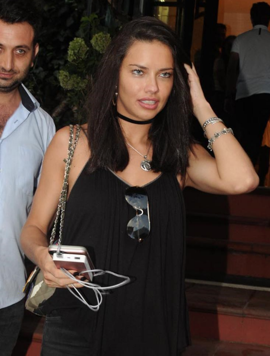 Adriana Lima'nın ayakları hüsrana uğrattı! - Resim: 4