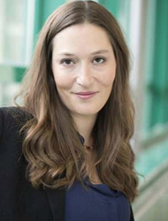 Böyle tepki görülmedi! Hocasına kızdı soyunmaya başladı - Resim: 1