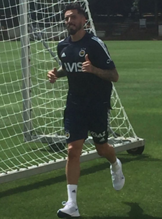 Jose Sosa'nın antrenman fotoğrafı basına sızdı Fenerbahçe'de kaos çıktı - Resim: 0