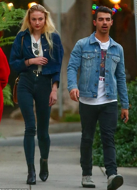 O tanıdık yüzler kimlerle beraber? Çok şaşıracaksınız - Resim: 1