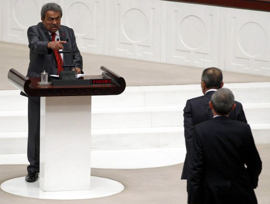 Meclis'te Kamer Genç kavgası - Resim: 1