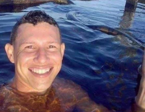 Maymunla selfie çektirmek istedi... Saniyeler sonrası korkunç! - Resim: 2