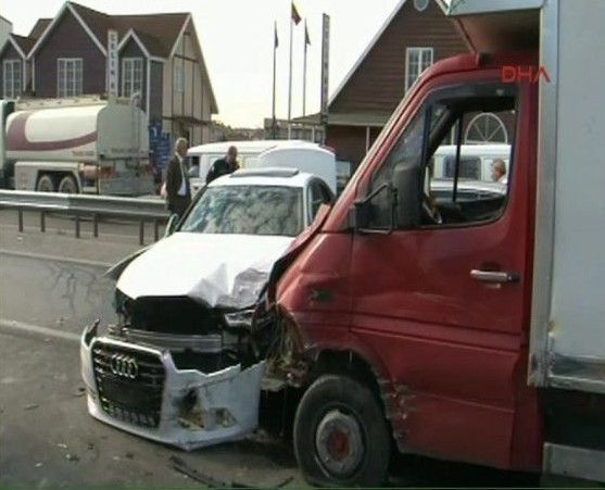 D-100 karayolunda zincirleme kaza oldu - Resim: 4