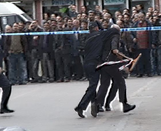 O kaçtı polis kovaladı - Resim: 4