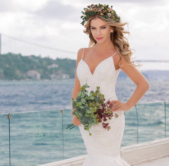 Müslüman değilim ama namaz kılıyorum diyen Ivana Sert tesettüre girdi - Resim: 3