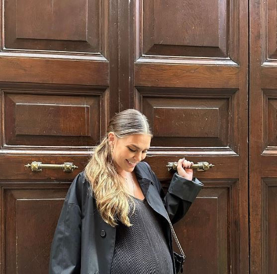 7 aylık hamile Aslı Enver ilk kez karnı burnunda pozunu paylaştı - Resim: 0