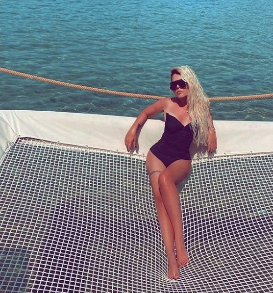 Selin Ciğerci'nin mayolu pozu olay! 'Kaymak gibi bembeyaz bir kadınım' - Resim: 3