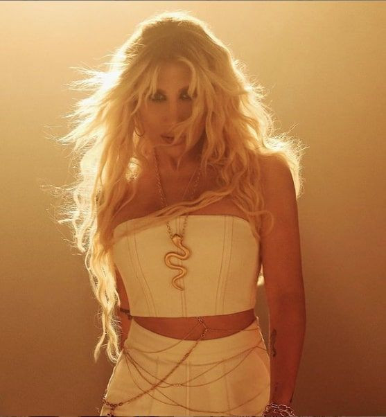 Yılbaşındaki 4 günlük yasağı duyan İrem Derici bakın ne arayışına girdi - Resim: 2