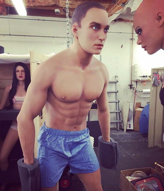 Beylerin pabucu dama erkek cinsel ilişki robotları geliyor! - Resim: 1