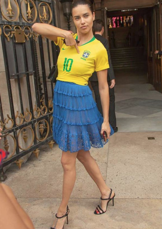 Brezilya tur atladı Adriana Lima kendinden geçti! - Resim: 3