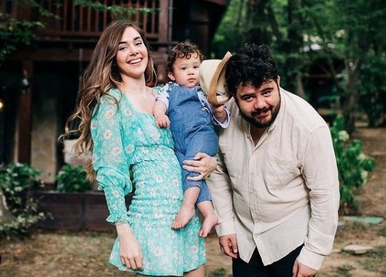 Eser Yenenler'in eşi Berfu Yenenler paylaştı 'Burnu yine sana benziyor kocacığım' - Resim: 1