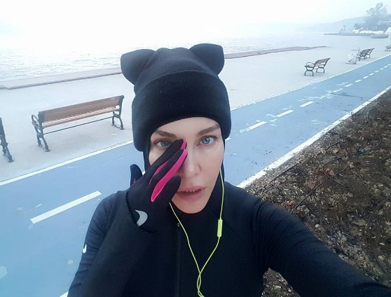 Deniz Akkaya'dan olay poz kendi kanalı için soyundu - Resim: 3