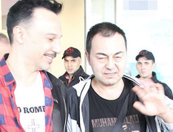 Serdar Ortaç'a ne oldu? Yürümekte zorluk çekti - Resim: 1