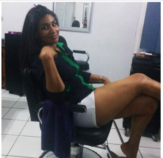 Jamaikalı bakanın bikinili pozunu olay oldu - Resim: 3