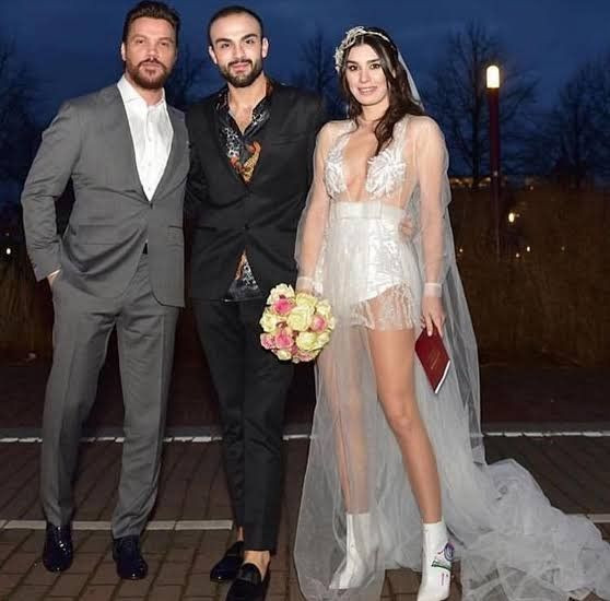 Deniz Seki'nin yorumu şok etti! Sinan Akçıl Burcu Kıratlı yeniden evlendi - Resim: 1