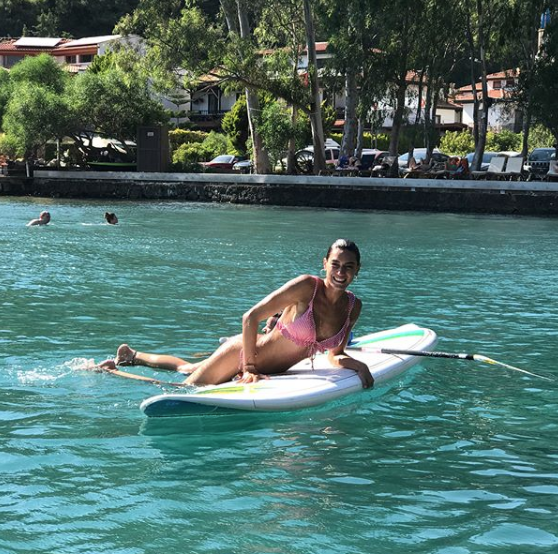 Hande Şubaşı iş adamı sevgilisinin adının baş harfini koluna kazıttı! - Resim: 3