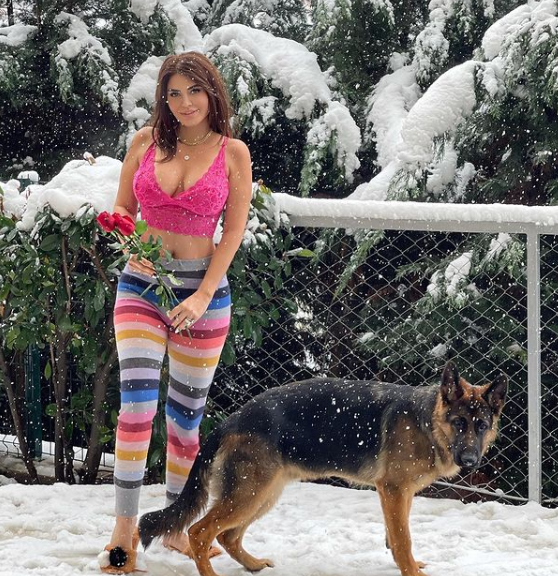 Ebru Polat sevgilisi Tolgahan'a ayağını öptürdü sevenlerini üzen haberi verdi - Resim: 1