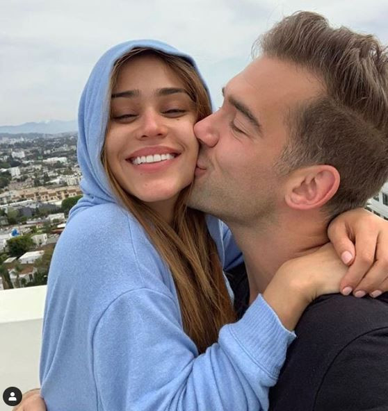 Dünyanın en güzelinden kötü haber! Yanet Garcia görevi bırakıyor - Resim: 4