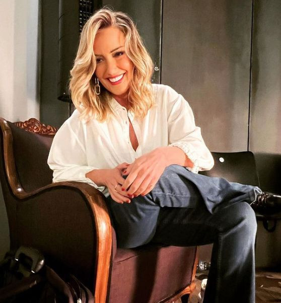 Saba Tümer beyaz bikinisiyle tozu dumana kattı! 51 yaşında, genç kızlara taş çıkardı - Resim: 2