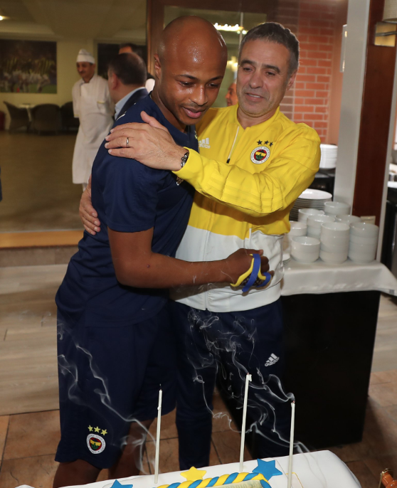 Fenerbahçe'de Ersun Yanal'a doğum günü kutlaması - Resim: 4