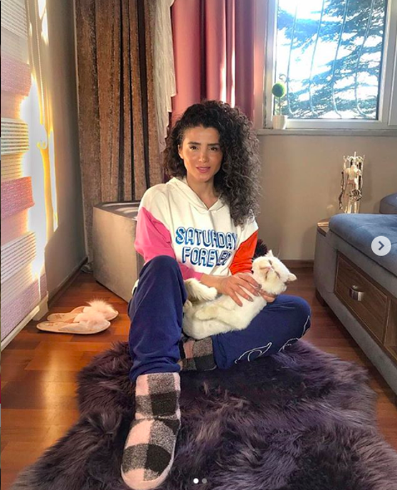 Nilay Toprak kimdir kaç yaşında kedi olayı fena patladı! - Resim: 2