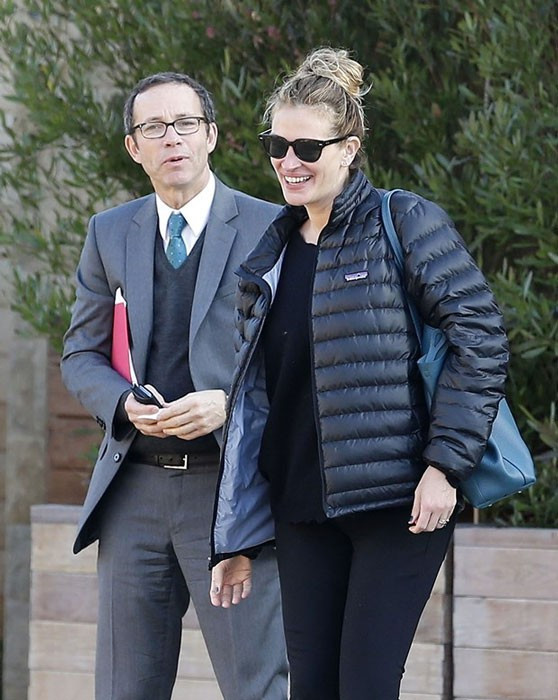 Evli 3 çocuk annesi ünlü yıldız başka bir erkekle... - Resim: 2