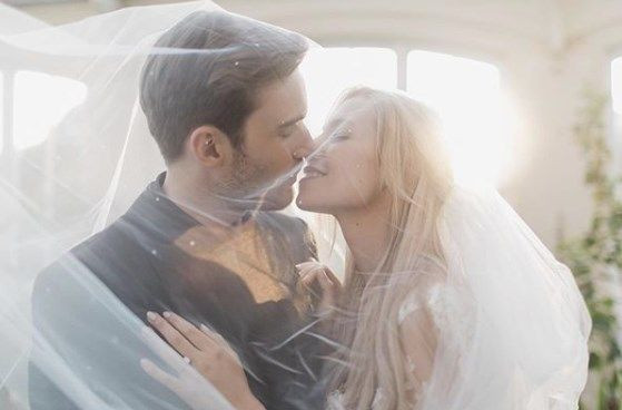 Dünyada en çok takipçisi olan YouTuber PewDiePie evlendi! Sosyal medya yıkıldı - Resim: 3