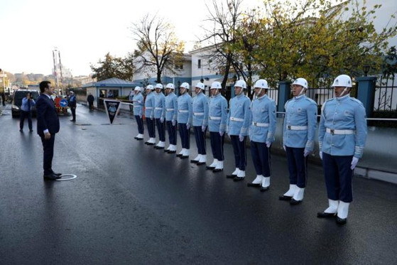 Gökçek'ten 500 zabıtayı sıraya dizdiği iddia edilen İmamoğlu'na gönderme - Resim: 0